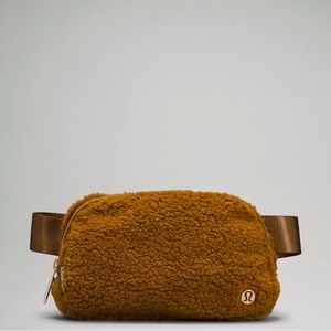 NWOT Lululemon Fleece Everywhere Belt Bag